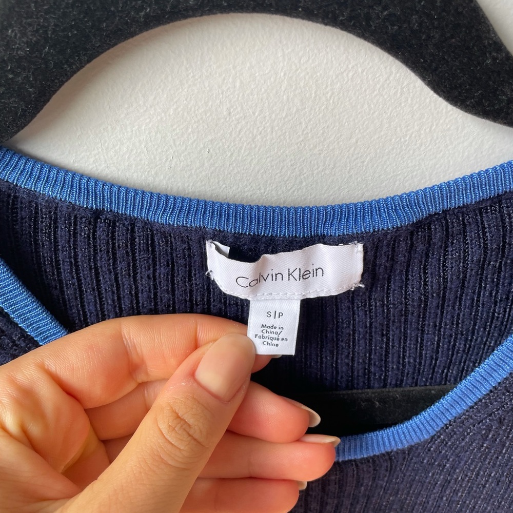 Calvin Klein Knitted Top ๐ - Picture 3 of 4